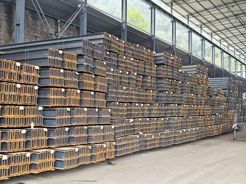 Viga de acero al carbono I
